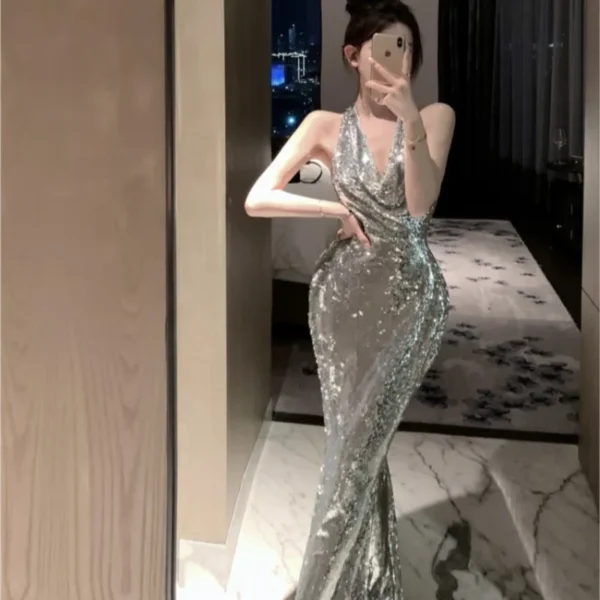 Hepburn style silvery sequined femininity halter dress - Image 3